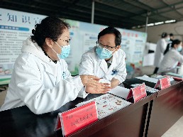 医疗队专家 (2).jpg